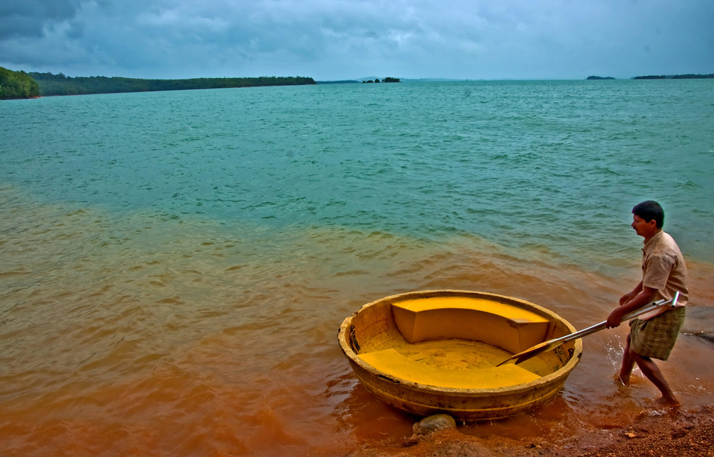 honnemaradu golden lake